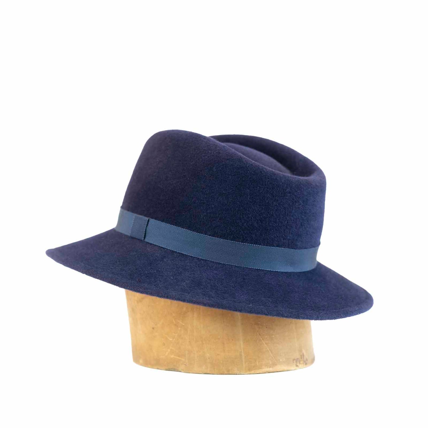 Fedora with 3" brim in velour felt