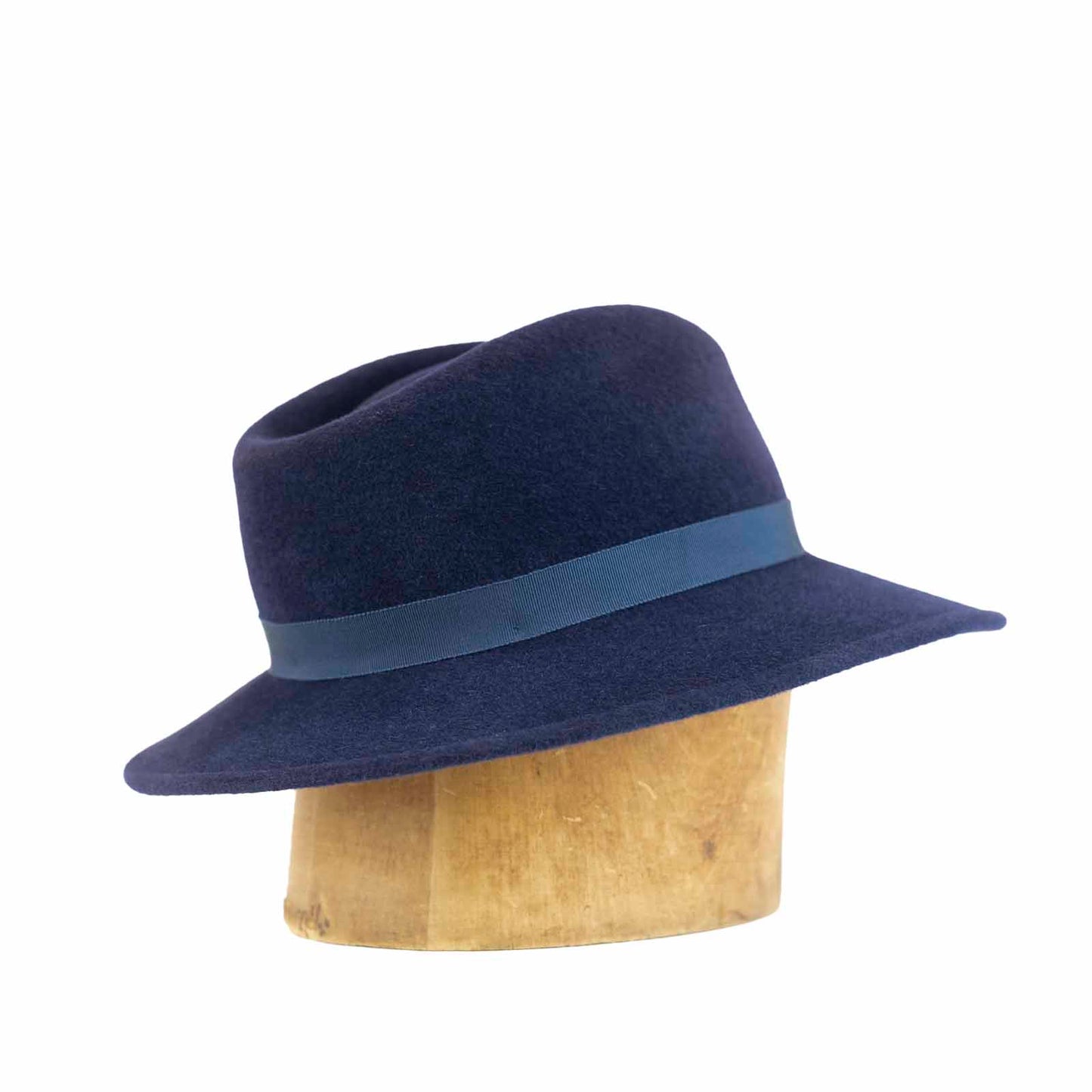 Fedora with 3" brim in velour felt