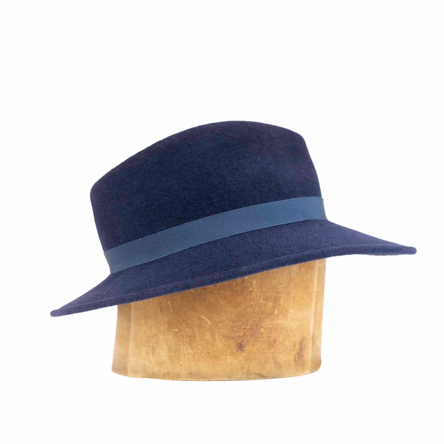 Fedora with 3" brim in velour felt