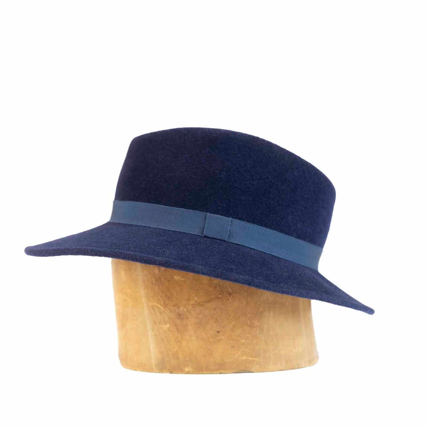 Fedora with 3" brim in velour felt