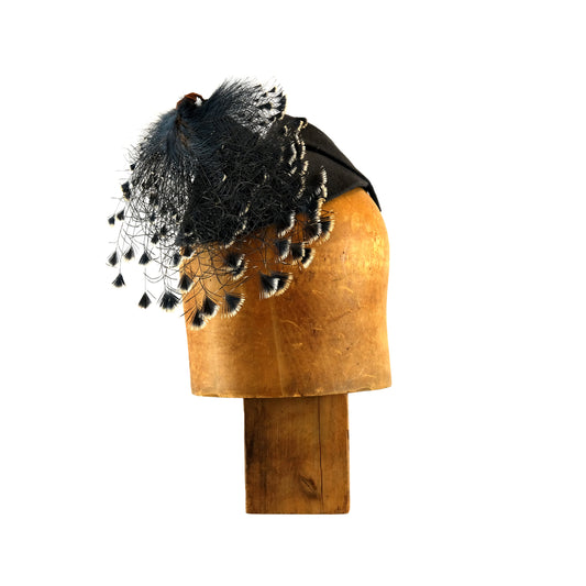 Crested feather Perch