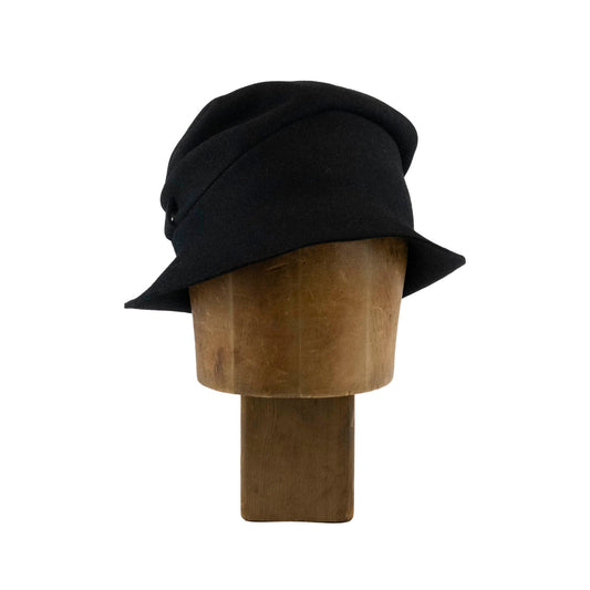 Scrunch Cloche in Black Flat Felt