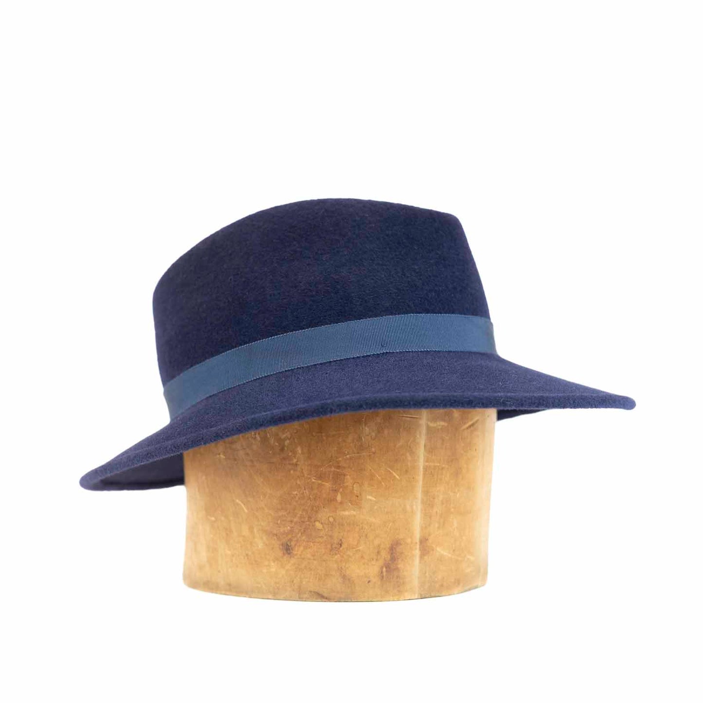 Fedora with 3" brim in velour felt