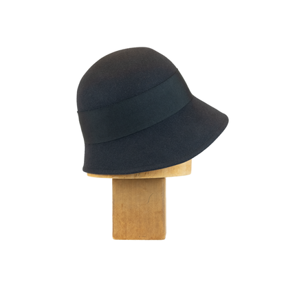 Simple Cloche Black Flat Felt