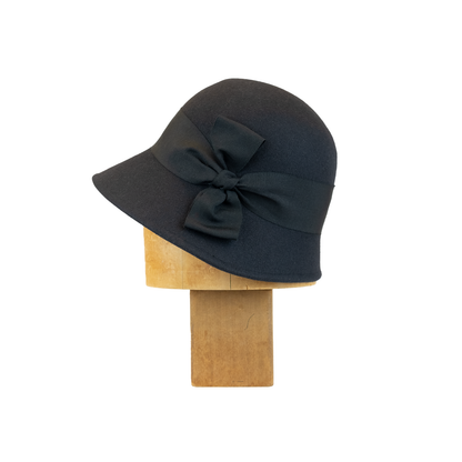 Simple Cloche Black Flat Felt